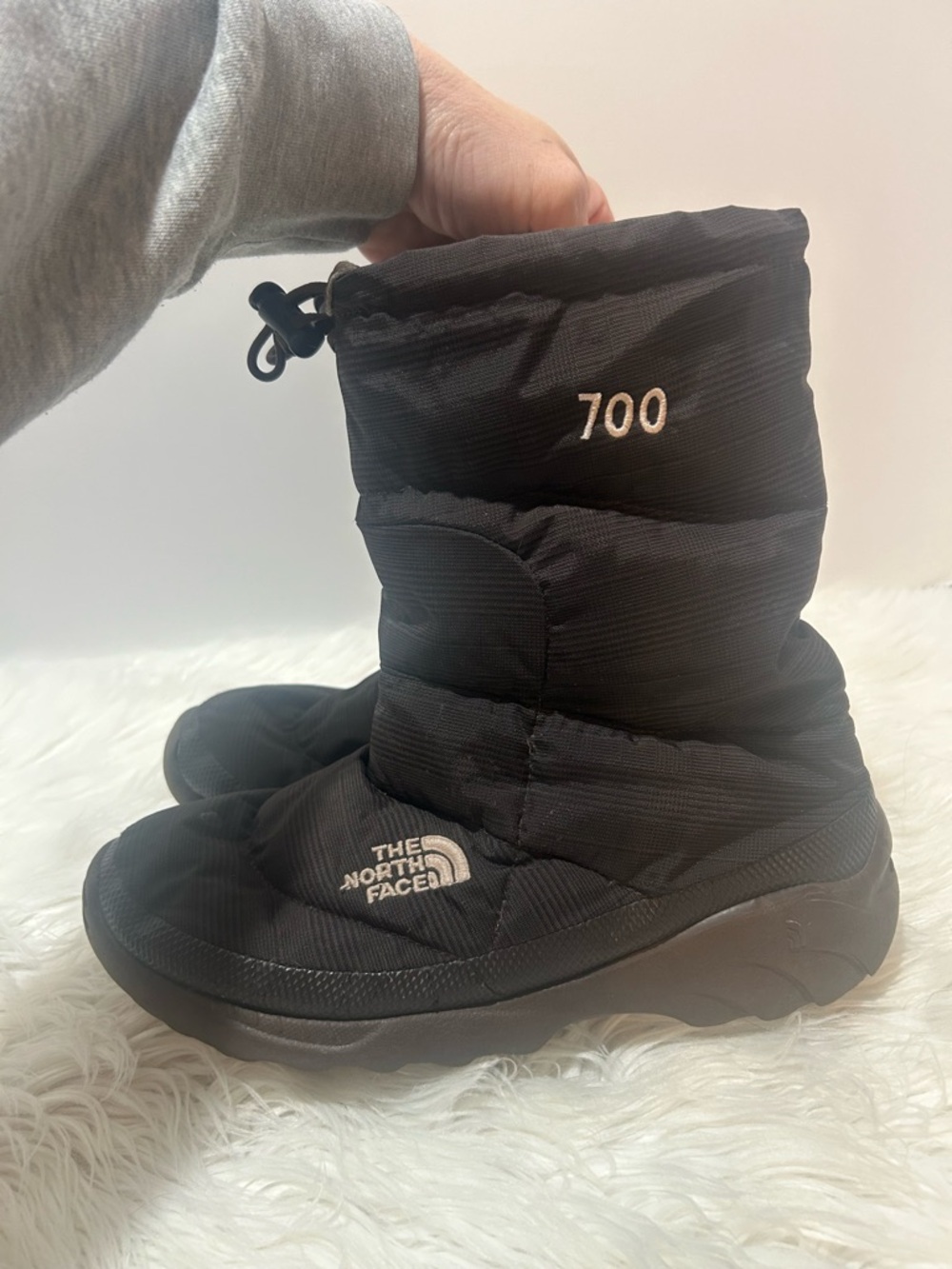 The North Face women’s Sz 9 Black 700 Insulated Snow Boots